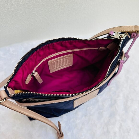 Coach Weekend Hippie 24861 in Signature Nylon - Purple fabric & tan leather EUC - Picture 8 of 10